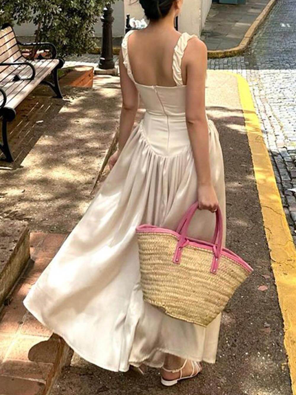 Elegancka plisowana sukienka maxi na ramiączkach