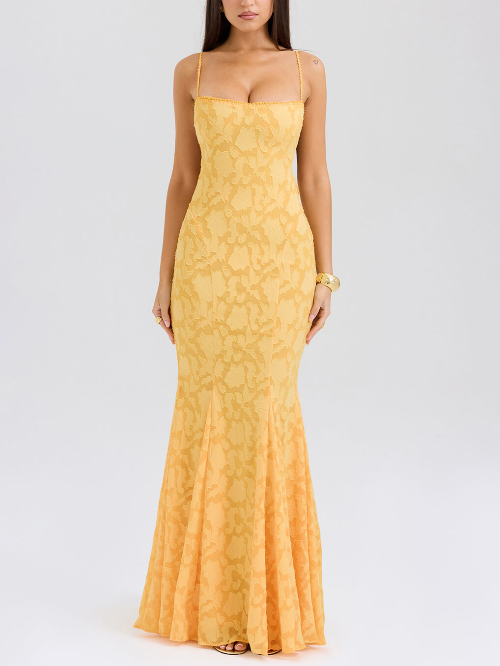 Elegancka sukienka maxi z dzianiny w stylu sexy z fishtail