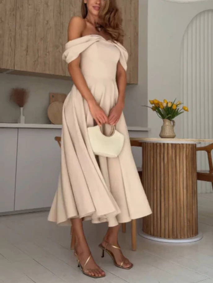 Elegancka Sukienka Maxi z Odkrytymi Ramionami