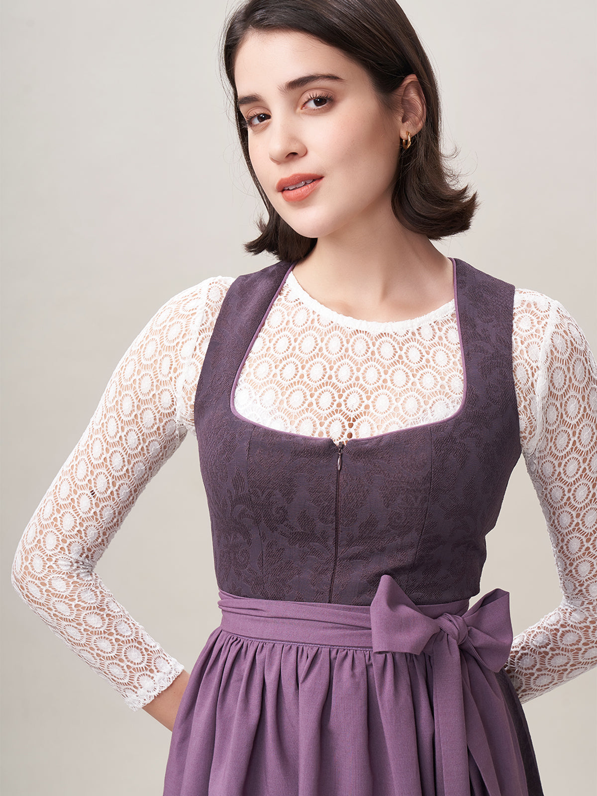 DIRNDL | AKELA