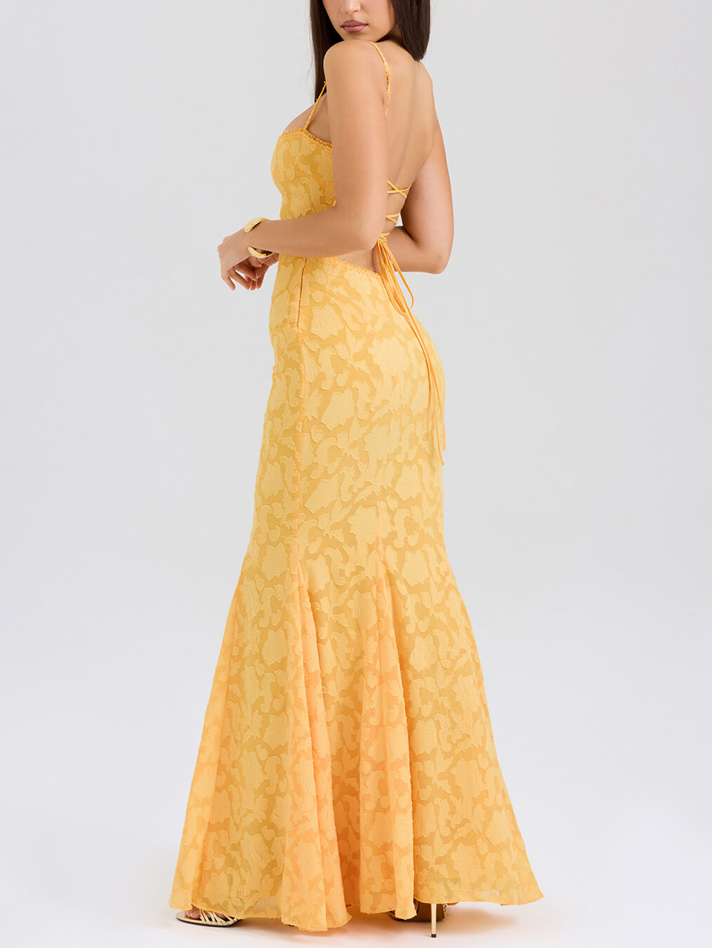 Elegancka sukienka maxi z dzianiny w stylu sexy z fishtail
