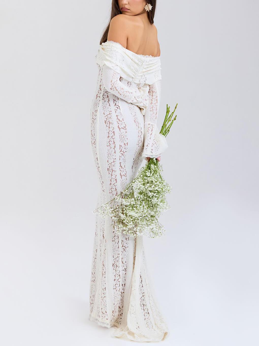 Elegancka maxi-sukienka w stylu syreny z jednym ramieniem i koronką