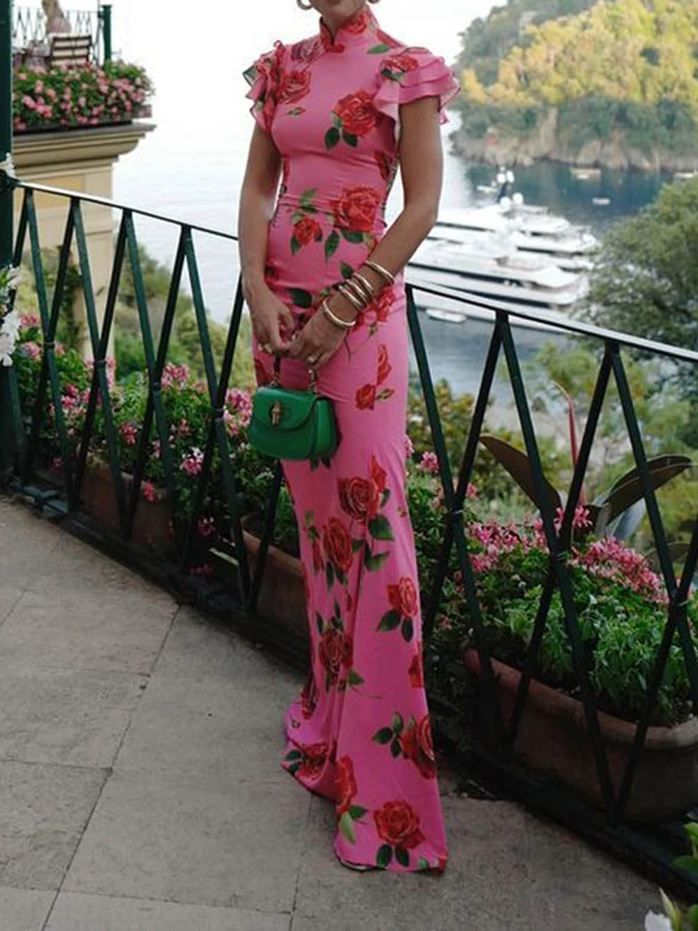 Maxi sukienka cheongsam z elastycznym materiałem i warstwowym nadrukiem kwiatowym z dzwonowymi rękawami i cheongsam