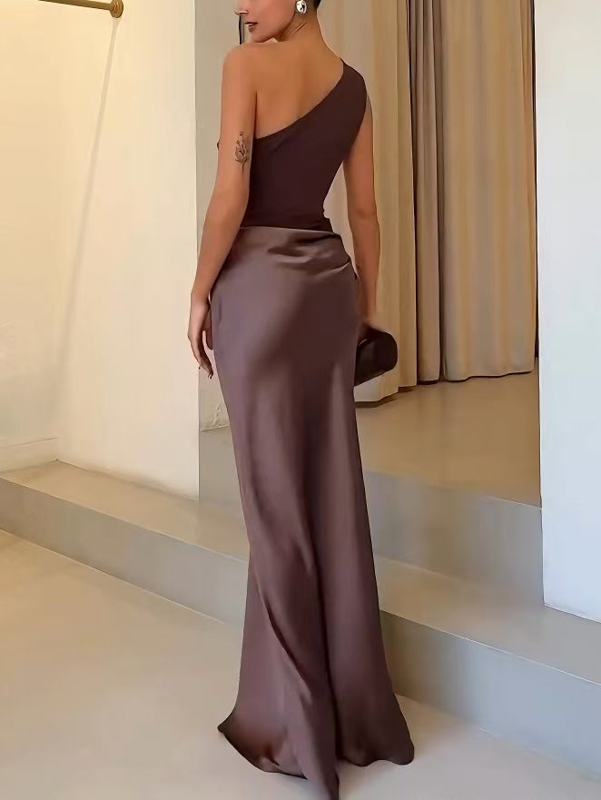 Elegancka Sukienka Maxi na Jedno Ramię z Faltami